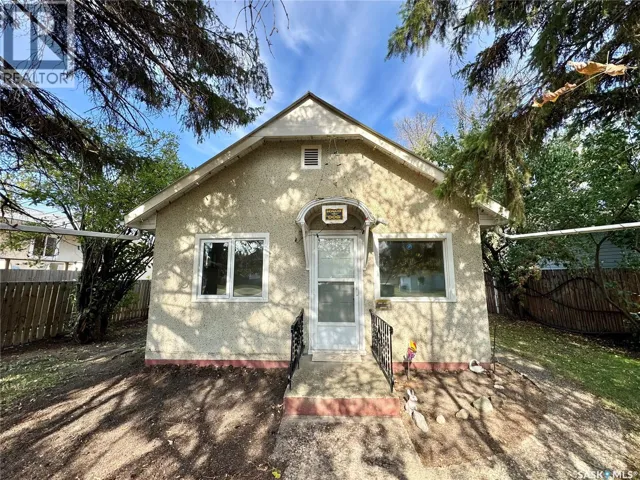 712 6th STREET E, Prince Albert, Saskatchewan S6V0N8