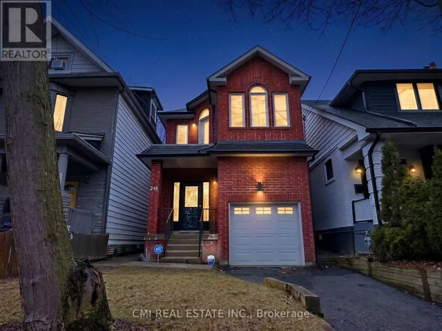 248 ASHDALE AVENUE, Toronto (Greenwood-Coxwell), Ontario M4L2Y9