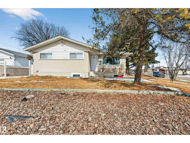 8704 136 AV NW, Edmonton, Alberta T5E3E6