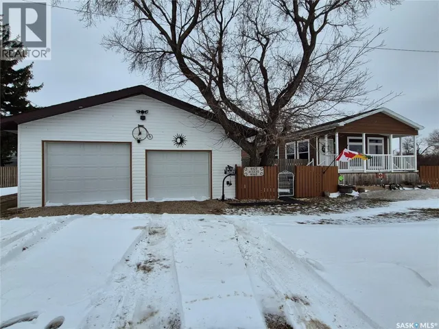 4425 Access ROAD, Halbrite, Saskatchewan S0C1H0