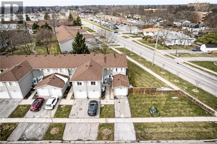 101 - 201 DORCHESTER BOULEVARD, St. Catharines (Carlton/Bunting), Ontario L2M7W1