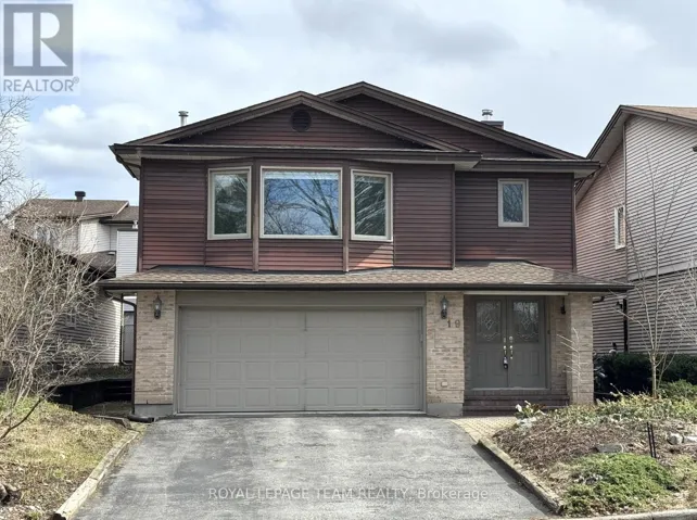 19 HACKETT STREET, Ottawa, Ontario K1V0P9