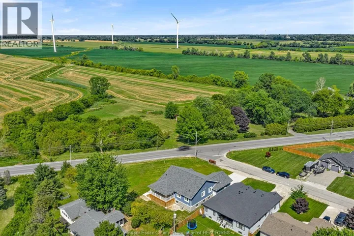 157 GLOUCESTER DRIVE, Essex, Ontario N0R1G0