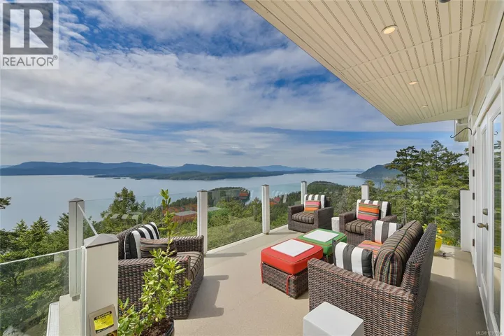 356 East West Rd, Mayne Island, British Columbia V0N2J2