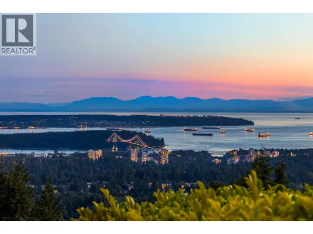 187 RONDOVAL CRESCENT, North Vancouver, British Columbia V7N2W6