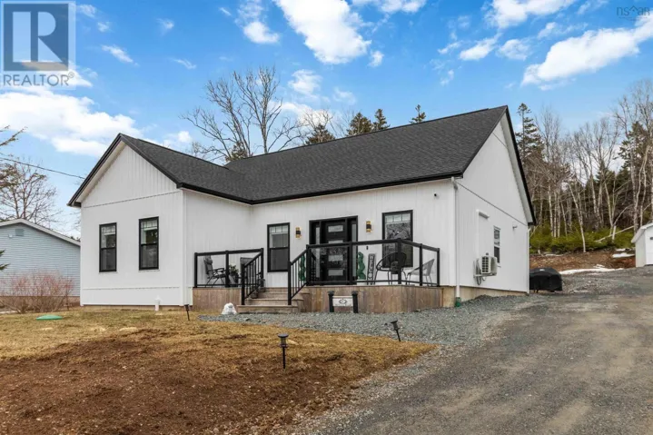 30 Cove Road, East Uniacke, Nova Scotia B0N1Z0