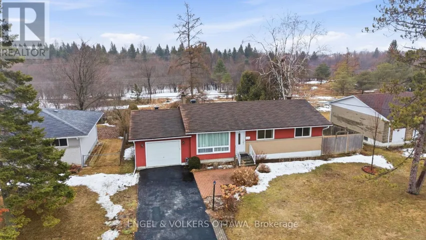 22 PARKSIDE CRESCENT, Ottawa, Ontario K2G3B5