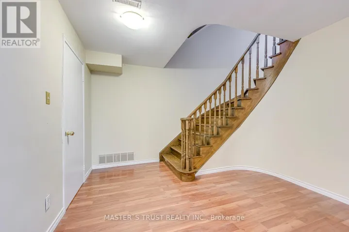 2591 ROBIN DRIVE, Mississauga (Sheridan), Ontario L5K2G2