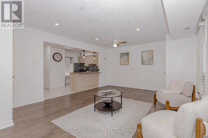 3 - 40 REXDALE BOULEVARD, Toronto (Rexdale-Kipling), Ontario M9W5Z3