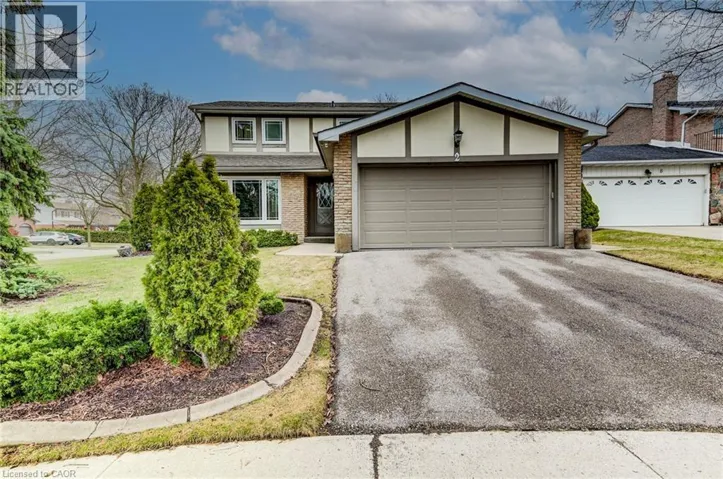 2 BLUE SPRUCE Court, Kitchener, Ontario N2N1L1