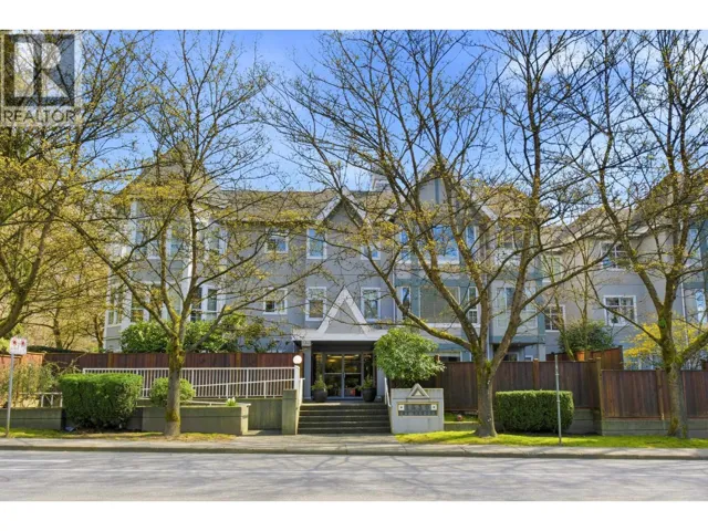 204 1550 FELL AVENUE, North Vancouver, British Columbia V7P3W7