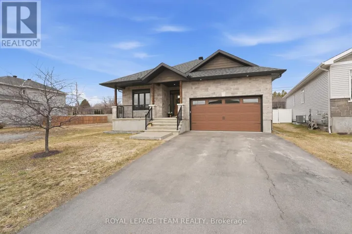 757 MEADOWRIDGE CIRCLE, Ottawa, Ontario K0A1L0