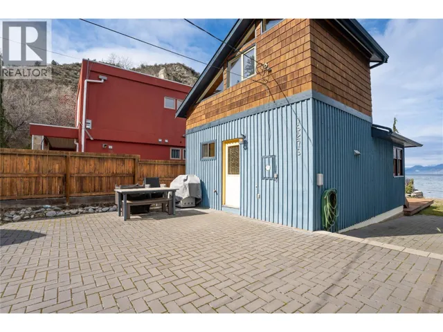 19279 Lakeshore Drive N, Summerland, British Columbia V0H1Z6