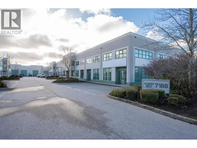 302 7188 PROGRESS WAY, Delta, British Columbia V4G1M6