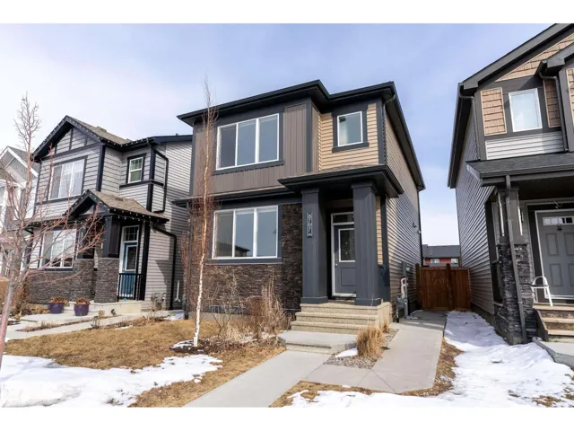 8707 221 ST NW, Edmonton, Alberta T5T7H7