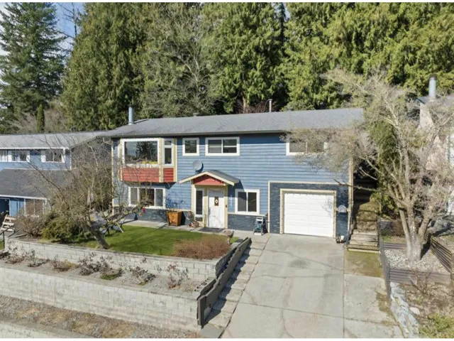 8055 CARIBOU STREET, Mission, British Columbia V2V5R1