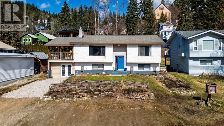 1730 Kootenay Avenue, Rossland, British Columbia V0G1Y0