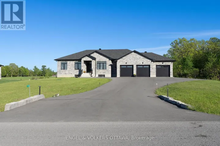 19 SYNERGY WAY, Ottawa, Ontario K2W0K3