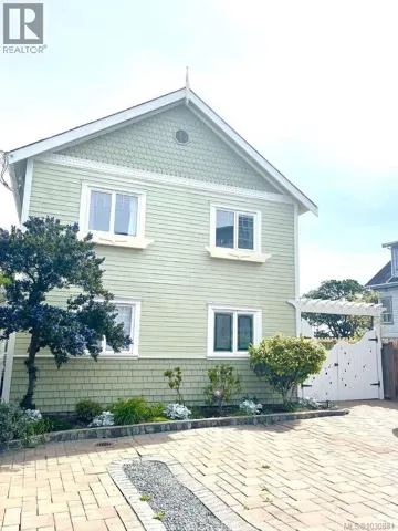 485 Head St, Esquimalt, British Columbia V9A5S1