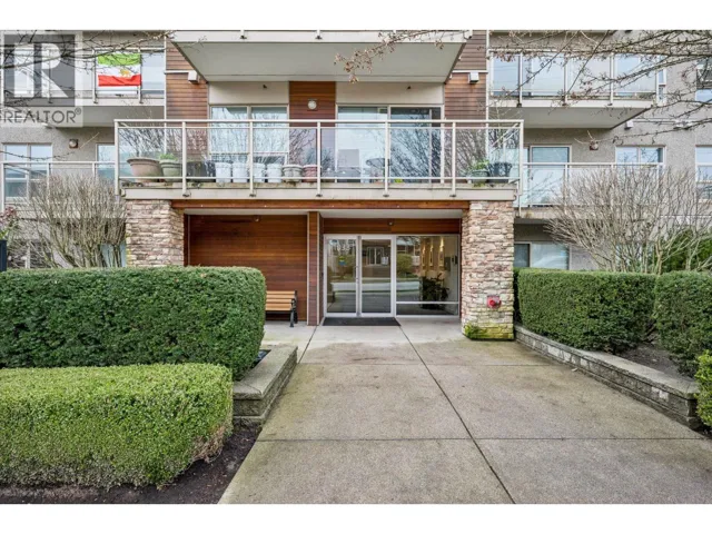 303 1033 ST. GEORGE'S AVENUE, North Vancouver, British Columbia V7L3H5