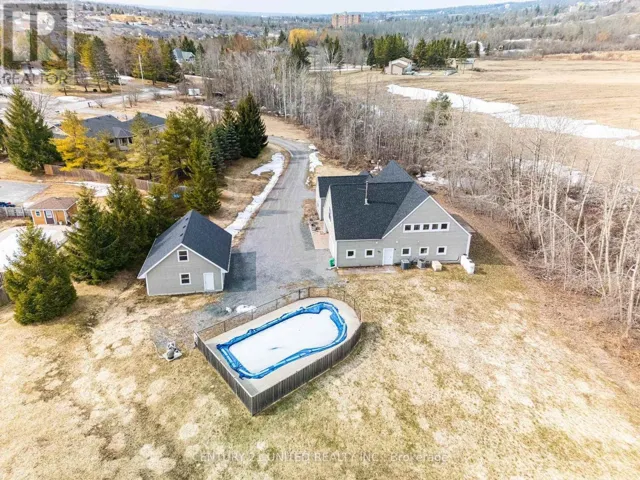 590 MANIECE AVENUE, Peterborough (Ashburnham Ward 4), Ontario K9J6X9