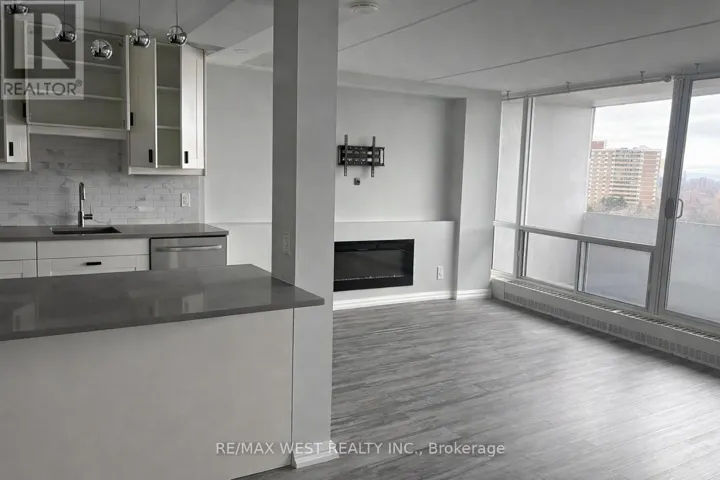 1112 - 2 GLAMORGAN AVENUE, Toronto (Dorset Park), Ontario M1P2M8