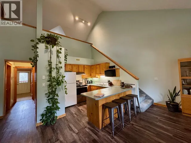 300 CANYON Trail Unit# 2, Fernie, British Columbia V0B1M5