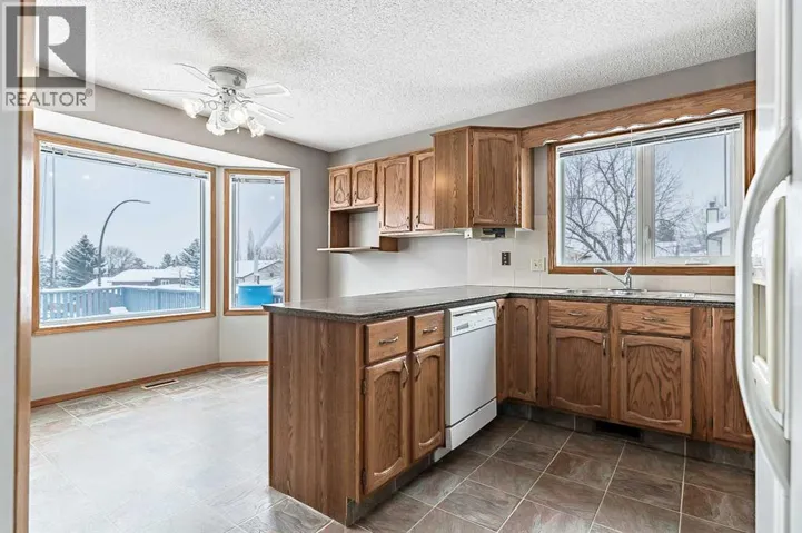 104 Macewan Meadow Way NW, Calgary, Alberta T3K3H8