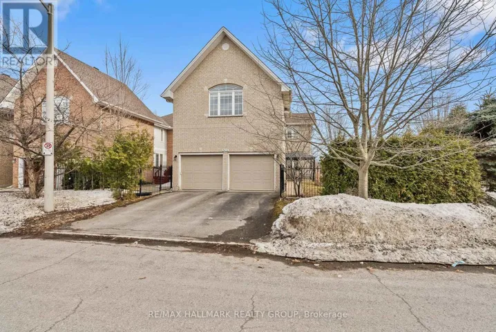 303 PARKIN CIRCLE, Ottawa, Ontario K1T4G8