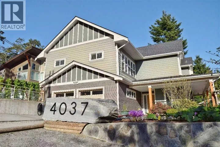 4037 Nelthorpe St, Saanich, British Columbia V8X2A2
