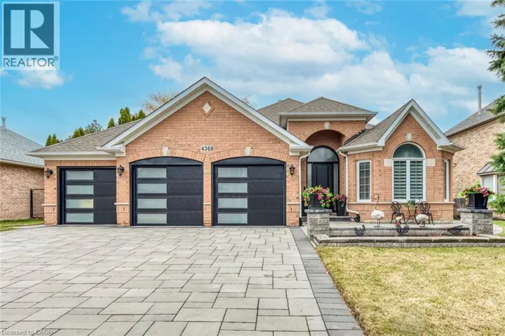 4366 LATIMER Crescent, Burlington, Ontario L7M4R2