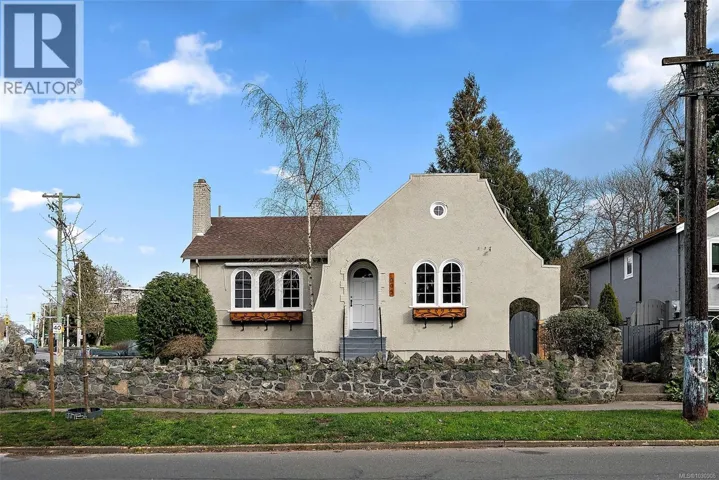 1095 Moss St, Victoria, British Columbia V8V4P4