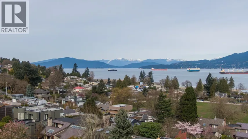 4418 W 2ND AVENUE, Vancouver, British Columbia V6R1K5