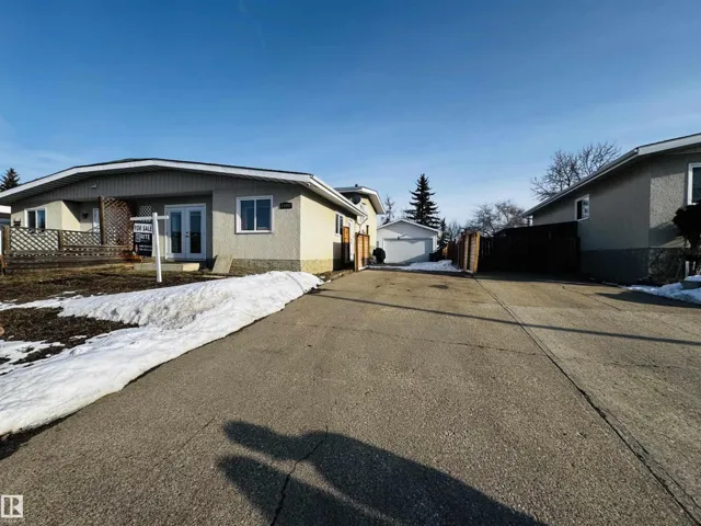 11452 152B AV NW, Edmonton, Alberta T5X1E8