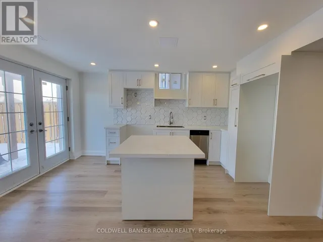 6 FRANK KELLY DRIVE, East Gwillimbury (Holland Landing), Ontario L9N0R2