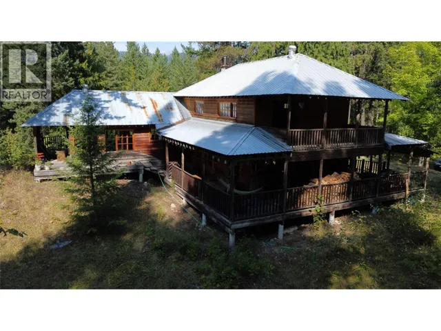 7467 ST THOMAS Road, Winlaw, British Columbia V0G2J0