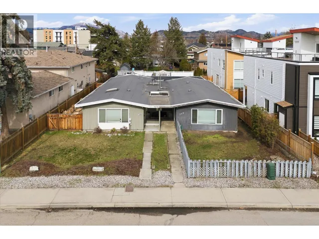 740 & 746 Raymer Avenue, Kelowna, British Columbia V1Y4Z8