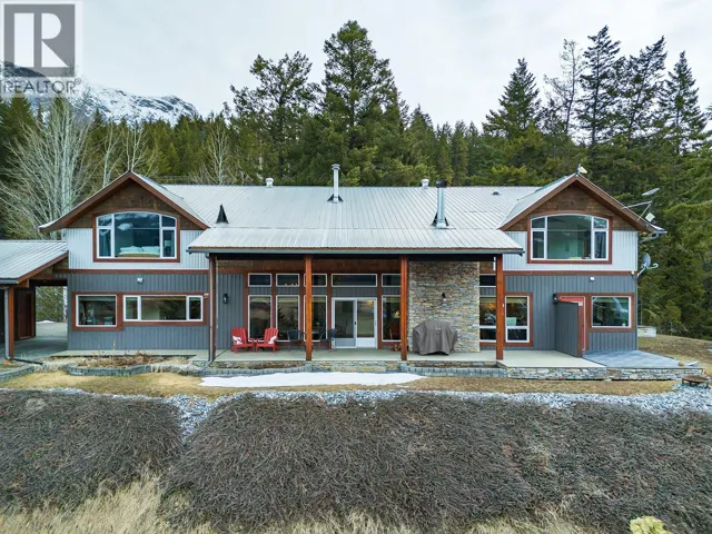 1756 Highway 95 Highway, Golden, British Columbia V0A1H0