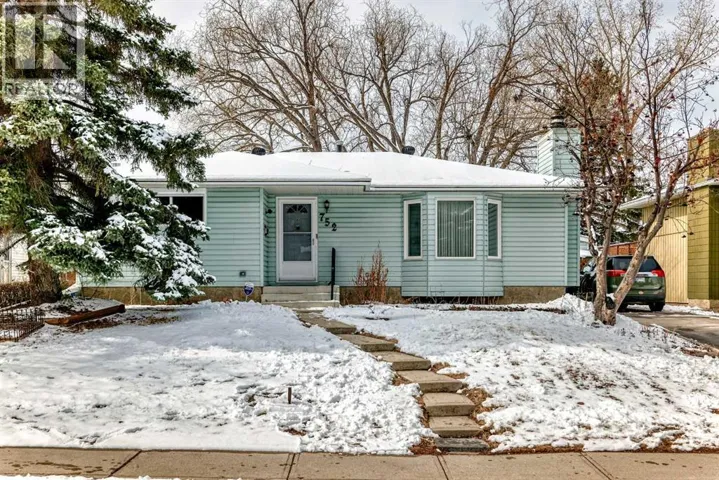 752 Cedarille Way SW, Calgary, Alberta T2W2G7