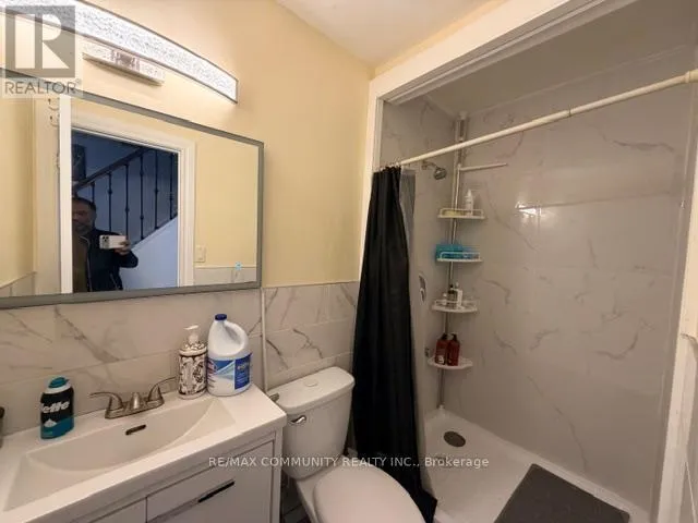 10 (ROOM) - 537 STEELES W AVENUE, Toronto (Newtonbrook West), Ontario M2M3Y1