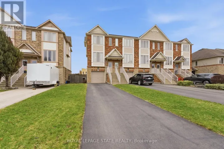17 HEMLOCK WAY, Grimsby (Grimsby West), Ontario L3M0A7