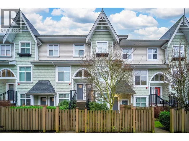 206 7250 18TH AVENUE, Burnaby, British Columbia V3N1H3