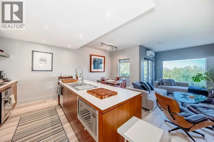 201, 2124 17 Street SW, Calgary, Alberta T2T4M4