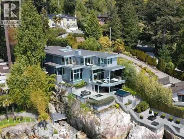 3906 MARINE DRIVE, West Vancouver, British Columbia V7V1N4