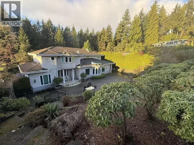 841 HIGHLAND DRIVE, West Vancouver, British Columbia V7S2G6