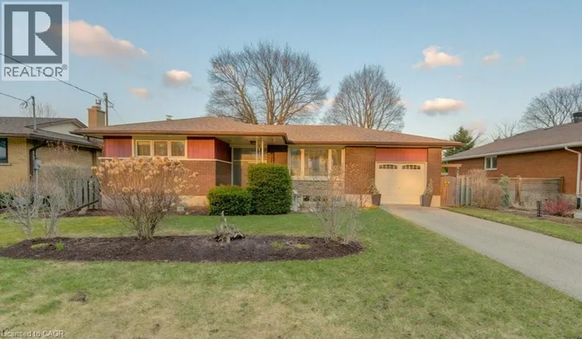 104 BURBANK Road, Kitchener, Ontario N2B1E2