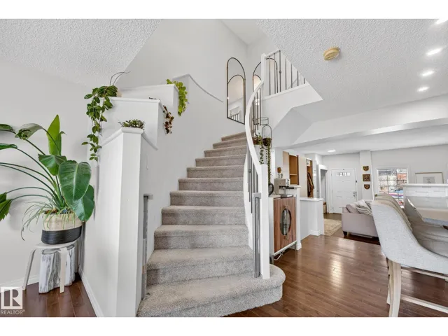 1015 EAST BEND NW, Edmonton, Alberta T6M0V4