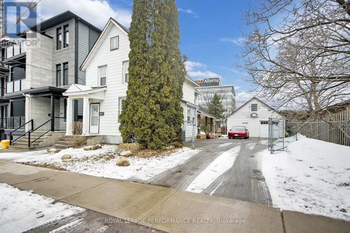 345 TWEEDSMUIR AVENUE, Ottawa, Ontario K1Z5N3