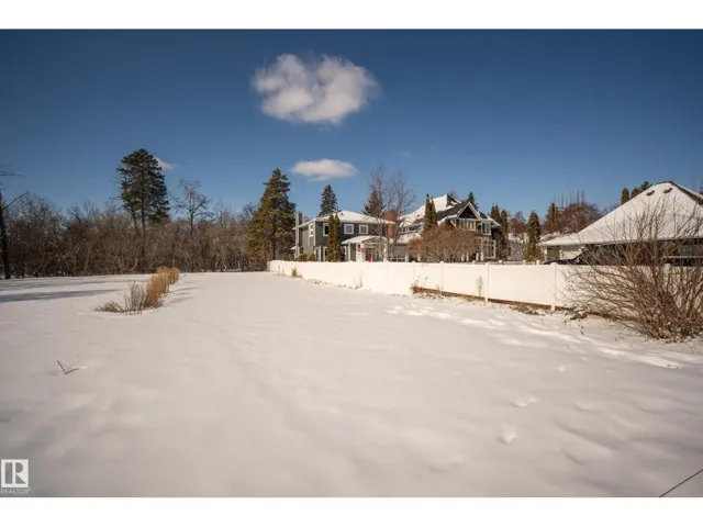 9209 96 Street NW NW, Edmonton, Alberta T6C3Y5