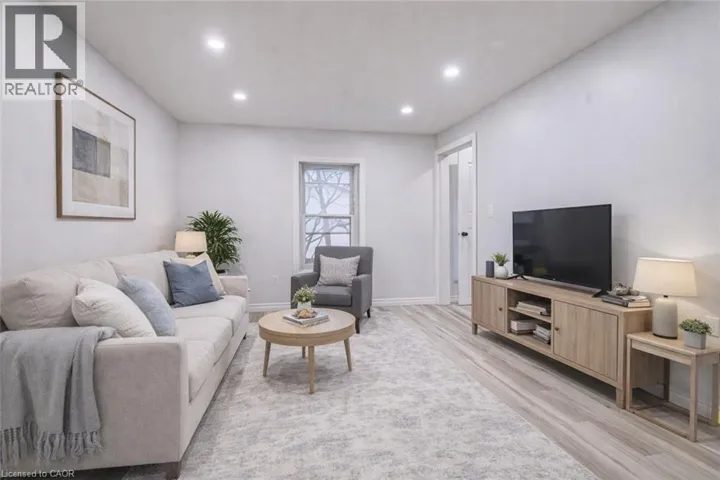 115 COURTNEY Street Unit# 2, Cambridge, Ontario N3C1S2